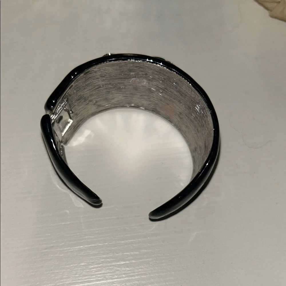 Vintage Kenneth Jay Lane art deco cuff bracelet with hinge opening. Beautiful! - Picture 3 of 9